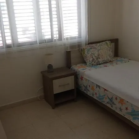 2 Bedroom In Makenzi Lägenhet