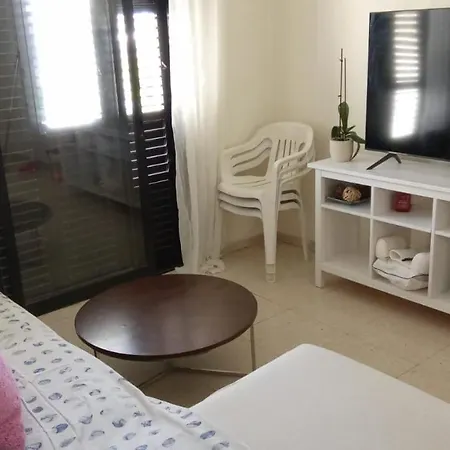 2 Bedroom In Makenzi לרנקה