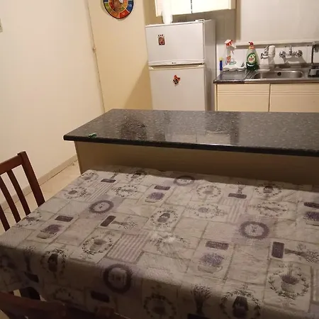 Lägenhet 2 Bedroom In Makenzi