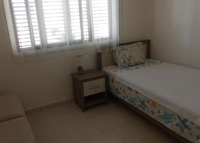 2 Bedroom In Makenzi アパート