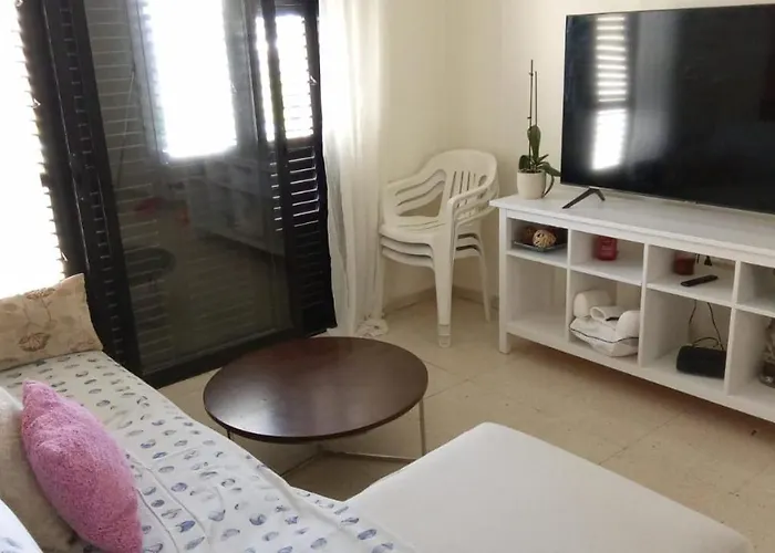 2 Bedroom In Makenzi ラルナカ