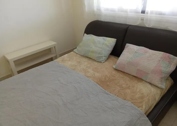 アパート 2 Bedroom In Makenzi ラルナカ