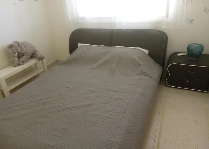 アパート 2 Bedroom In Makenzi ラルナカ